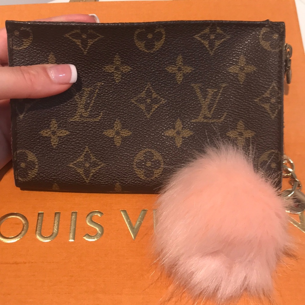 Louis Vuitton Bucket Pouch